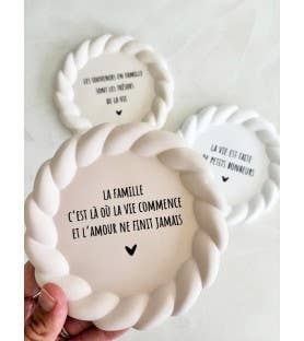 Coupelle vide poche cadeau message famille bonheur amour: Beige / texte Noir / La famille c'est là où la vie commence et l'amour ne finit jamais