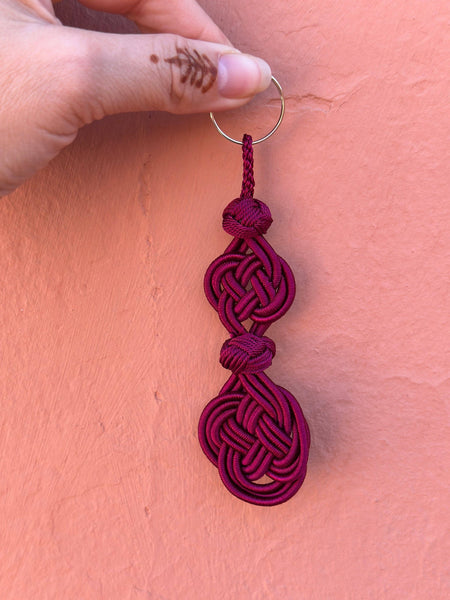 Porte-clés NIHAYA coloré et noué à bouton