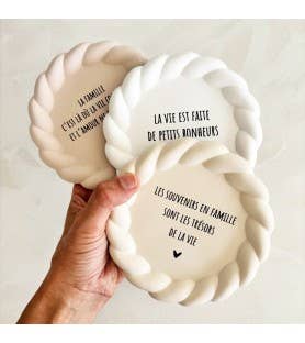 Coupelle vide poche cadeau message famille bonheur amour: Beige / texte Noir / La famille c'est là où la vie commence et l'amour ne finit jamais