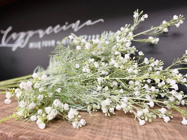 Spray de gypsophile doux givré pour créations décoratives