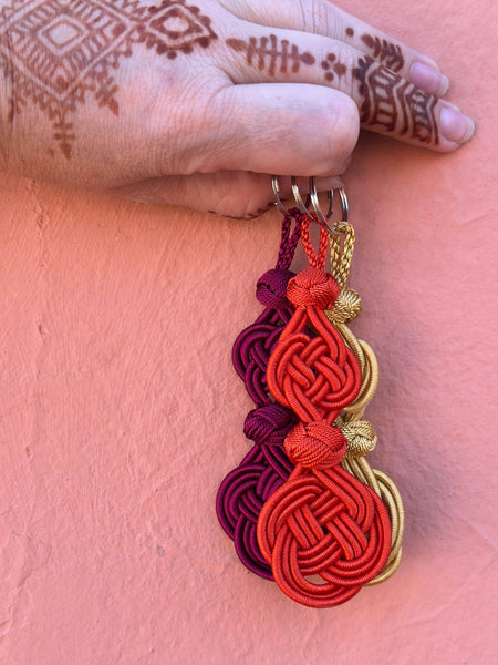 Porte-clés NIHAYA coloré et noué à bouton
