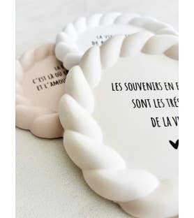Coupelle vide poche cadeau message famille bonheur amour: Beige / texte Noir / Les souvenirs en famille sont les trésors de la vie